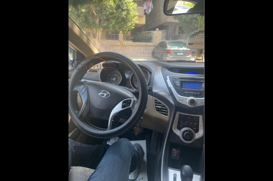 Elantra MD Hyundai أبيض