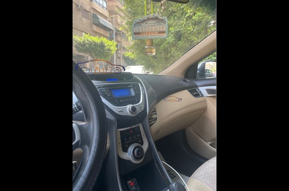 Elantra MD Hyundai أبيض