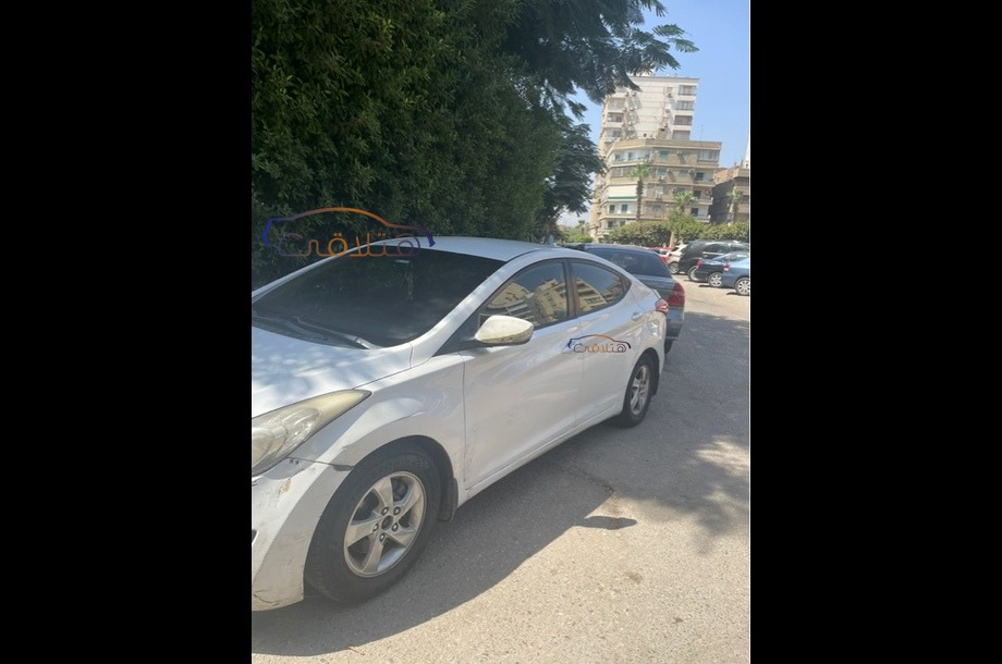 Elantra MD Hyundai أبيض