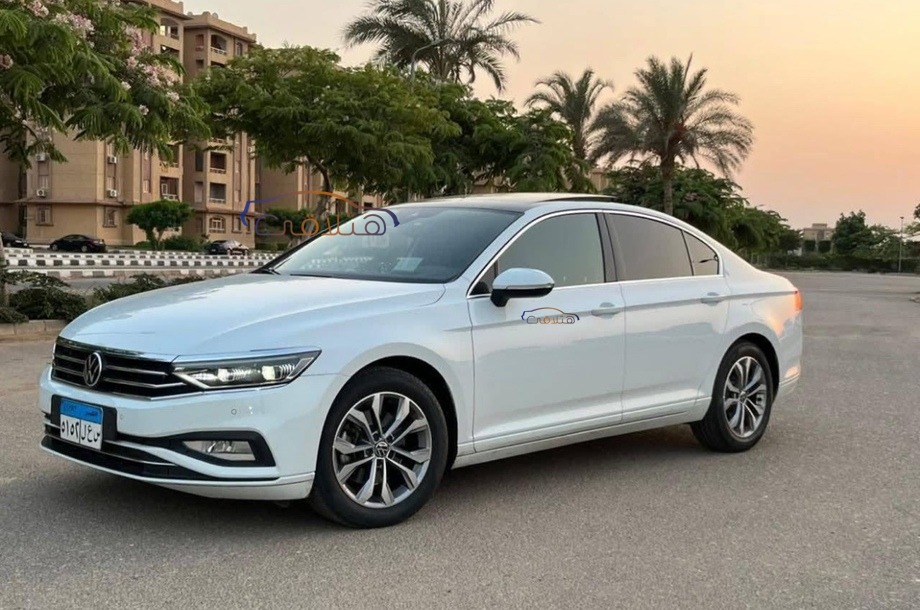 Passat Volkswagen أبيض
