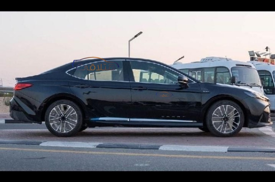 Camry Toyota أسود