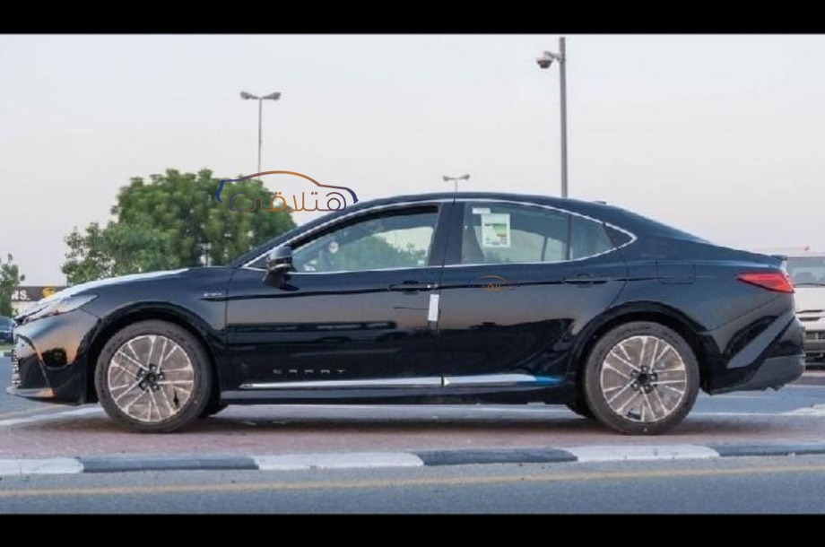 Camry Toyota أسود