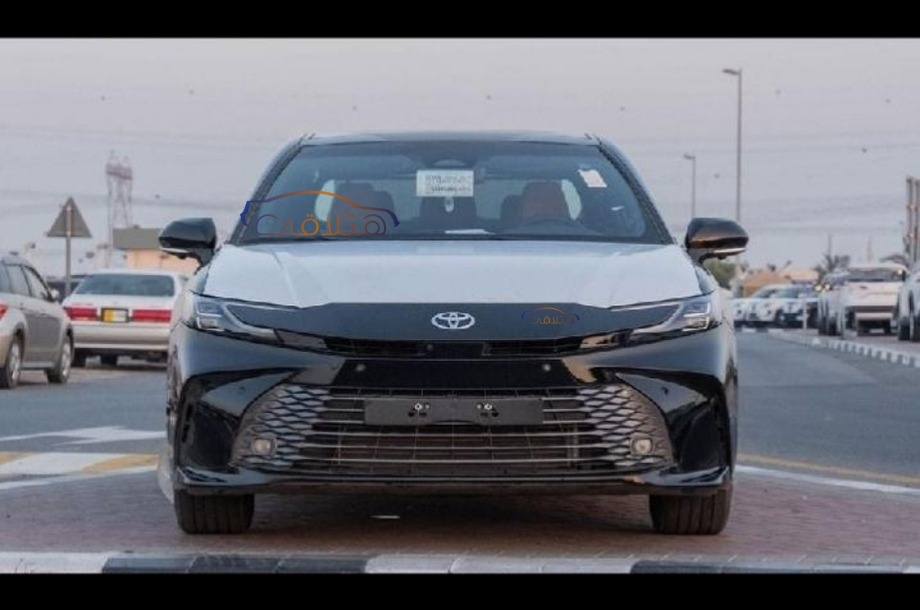 Camry Toyota أسود