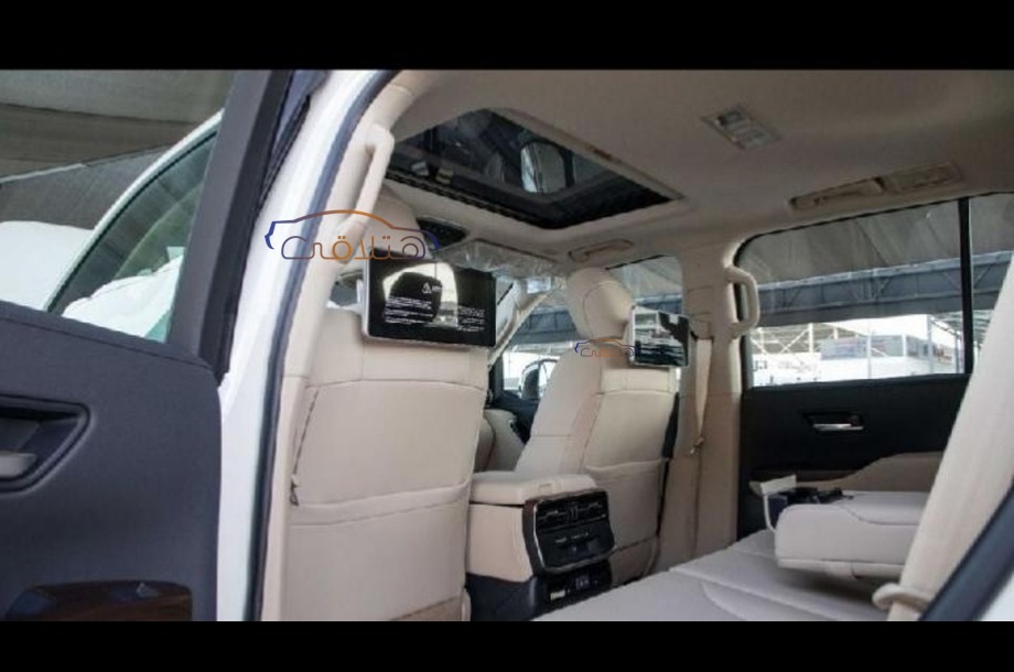 Land Cruiser Toyota أبيض