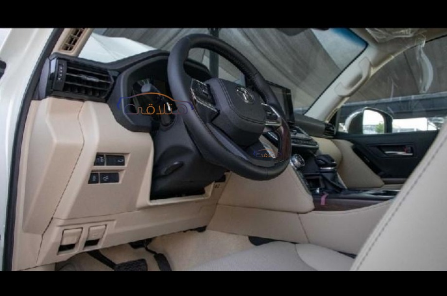Land Cruiser Toyota أبيض