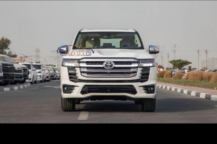 Land Cruiser Toyota أبيض