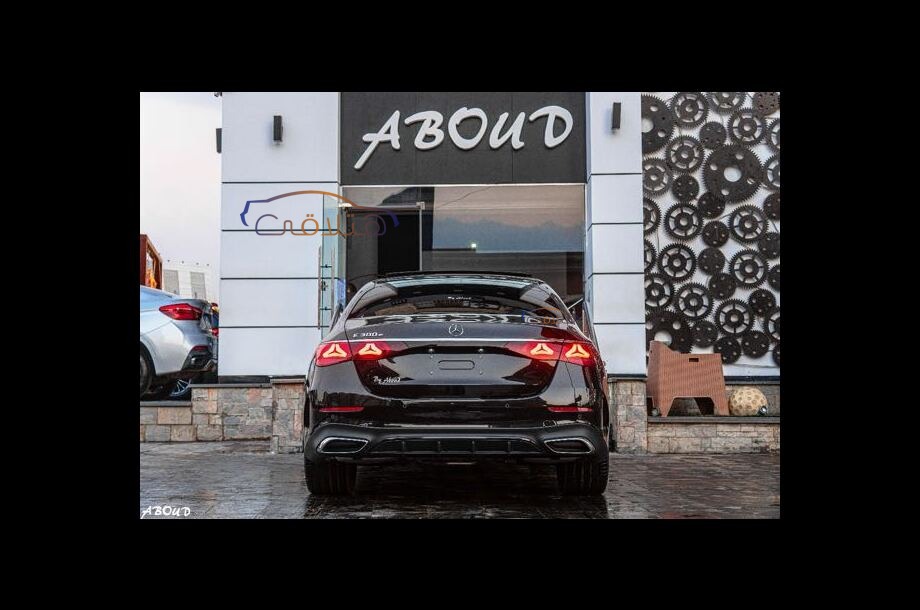 E 300 Mercedes أسود