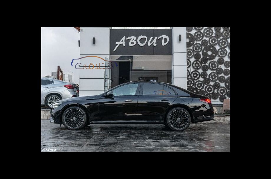 E 300 Mercedes أسود