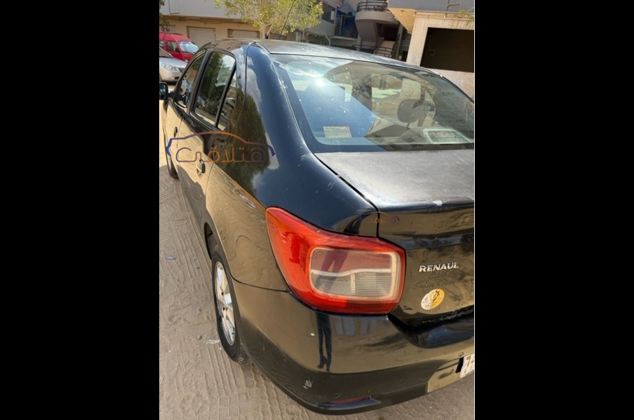 Logan Renault أسود