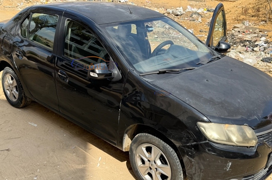 Logan Renault أسود