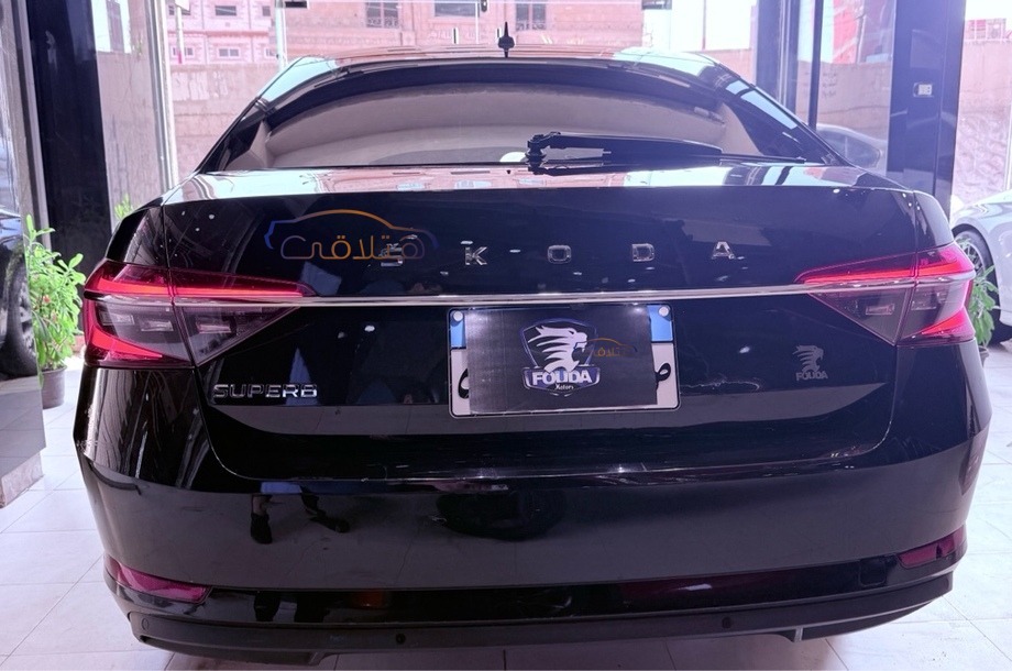Superb Skoda Black