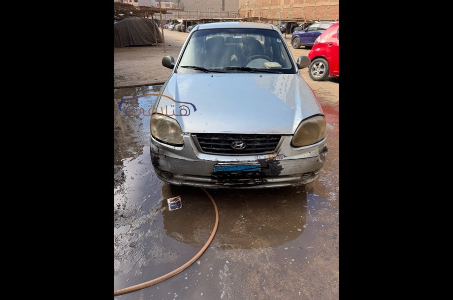 Verna Hyundai فضي