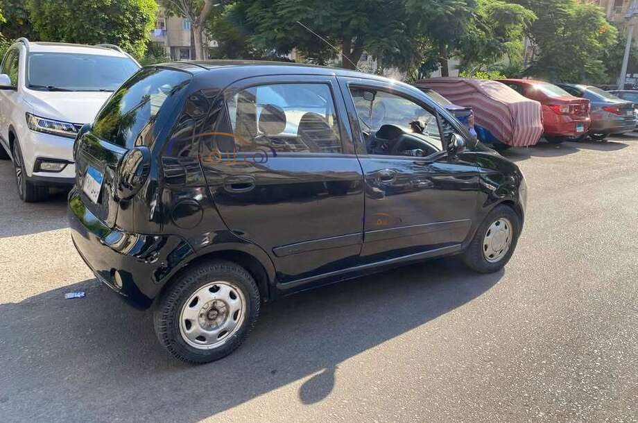 Spark Chevrolet أسود