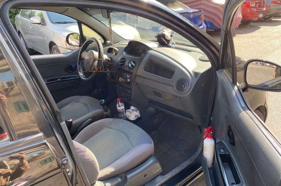 Spark Chevrolet أسود