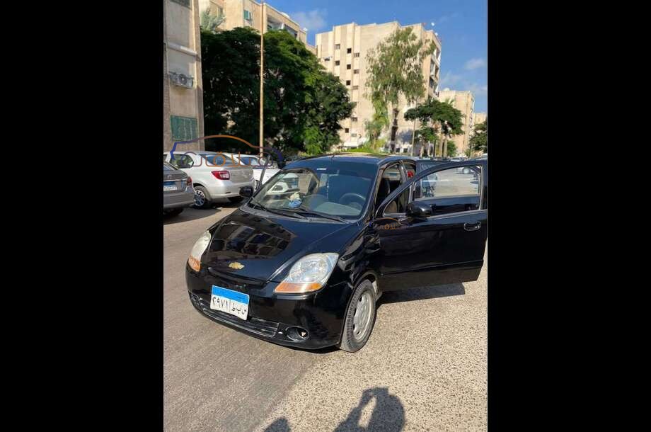 Spark Chevrolet أسود