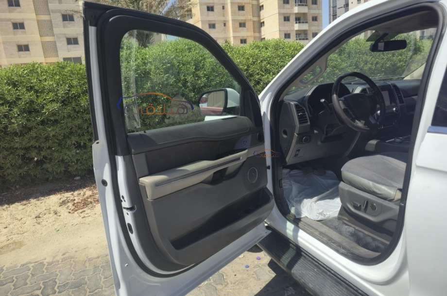 Expedition EL Ford أبيض