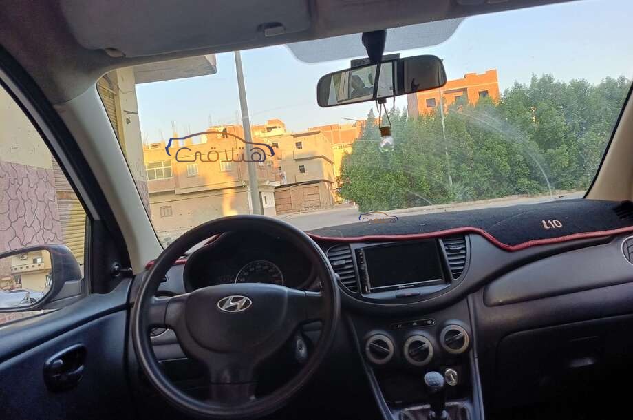 I10 Hyundai فضي