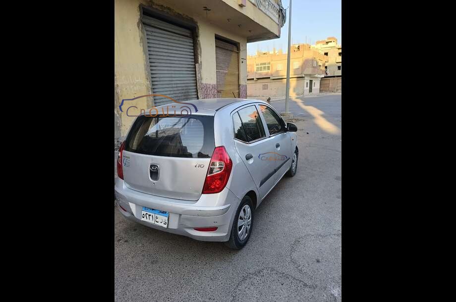 I10 Hyundai فضي