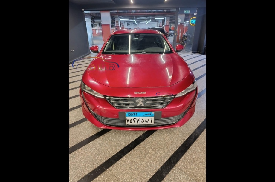 508 Peugeot احمر