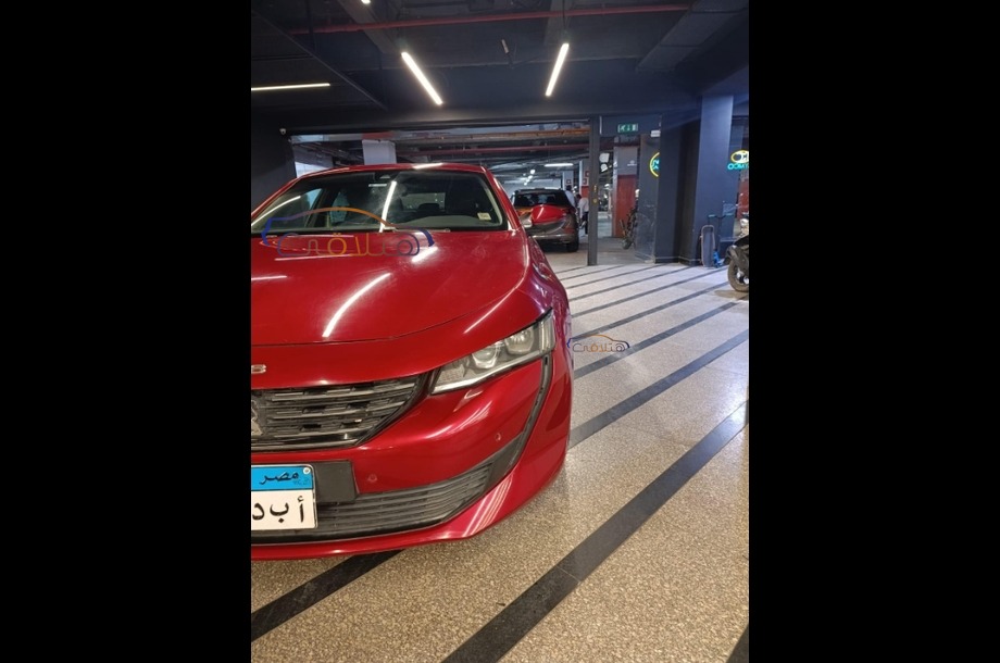 508 Peugeot احمر