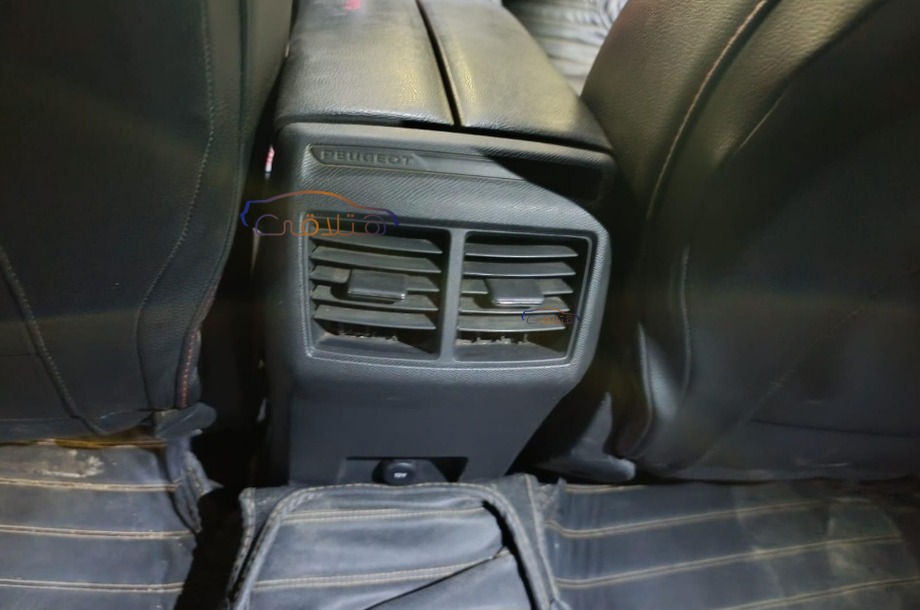 508 Peugeot احمر