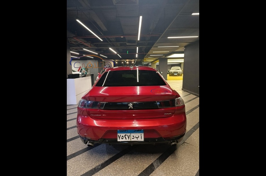508 Peugeot احمر