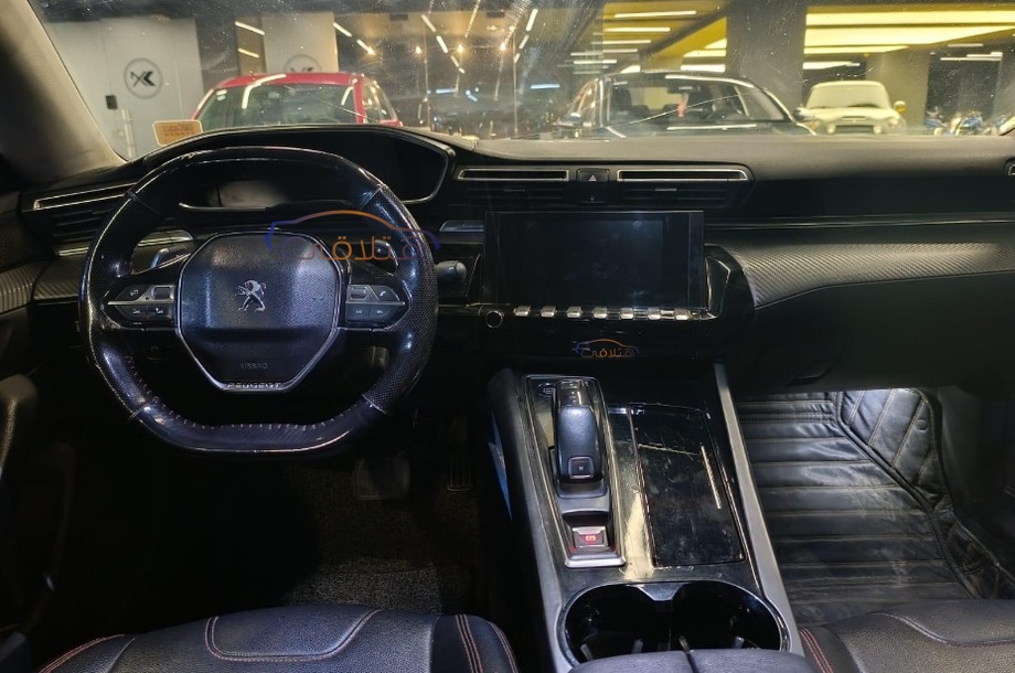 508 Peugeot احمر