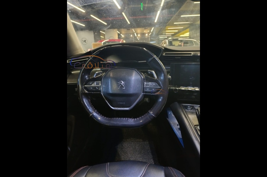 508 Peugeot احمر