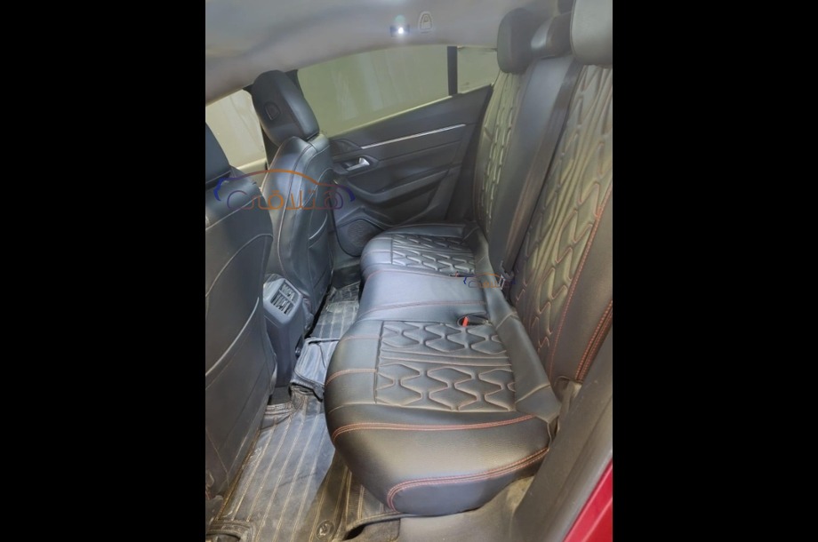 508 Peugeot احمر