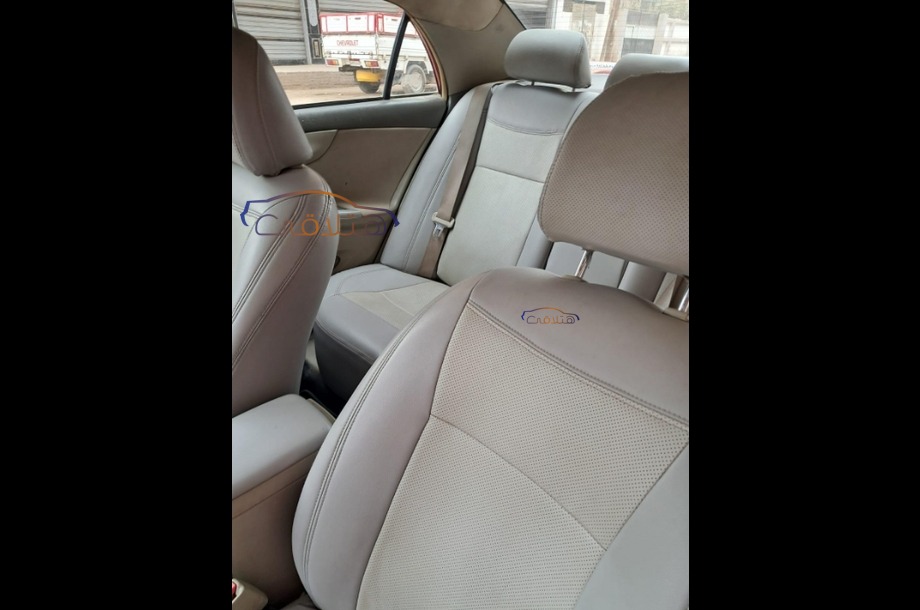 Corolla Toyota احمر