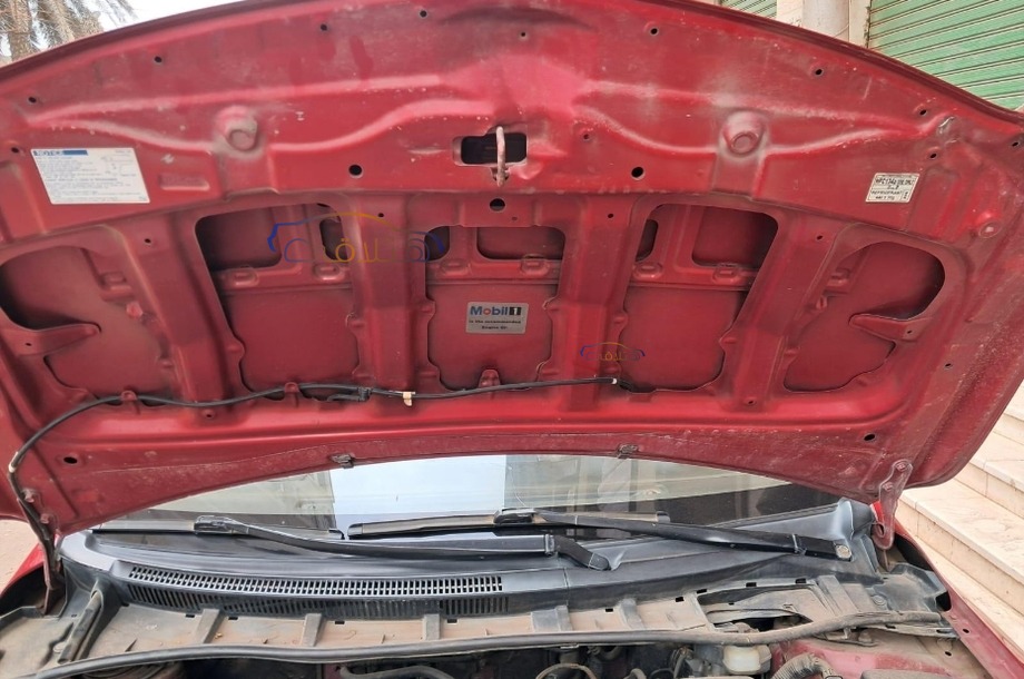 Corolla Toyota احمر