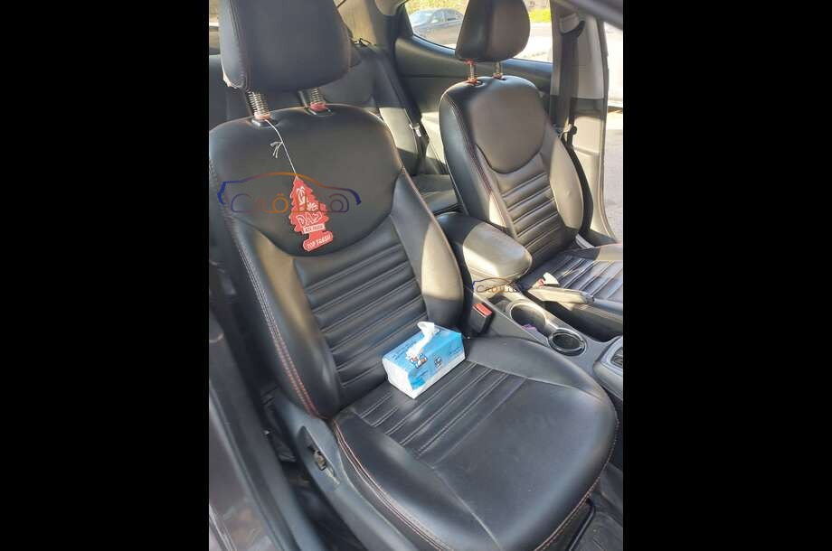 Elantra MD Hyundai بني