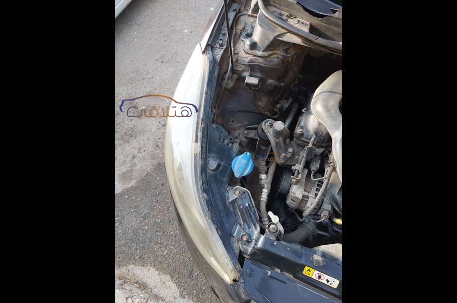 Elantra MD Hyundai بني