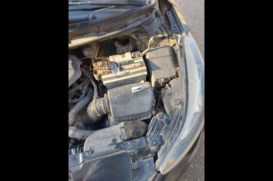 Elantra MD Hyundai بني