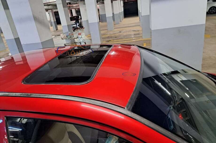 Lancer Mitsubishi احمر