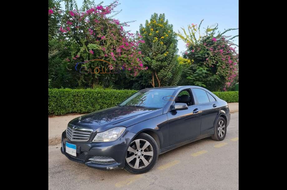 C 180 Mercedes رمادي