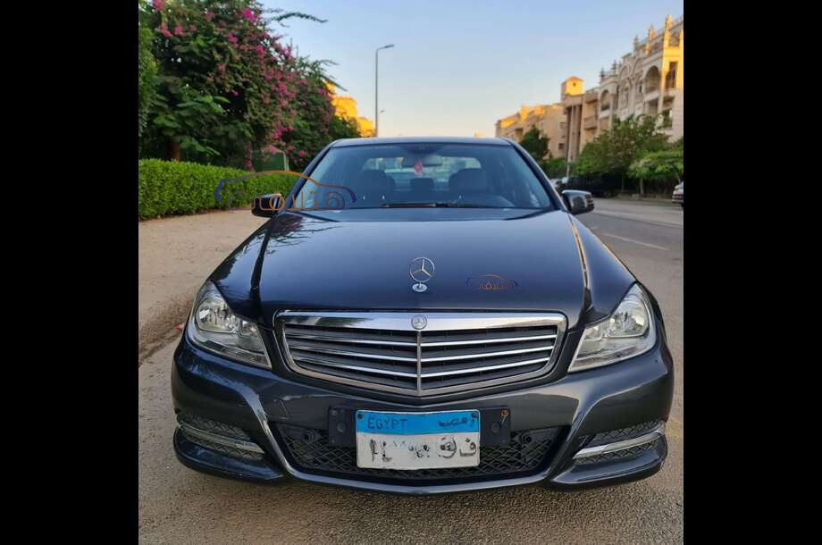 C 180 Mercedes رمادي