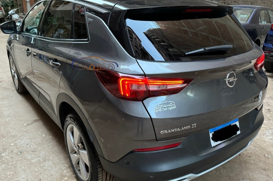 Grandland Opel رمادي