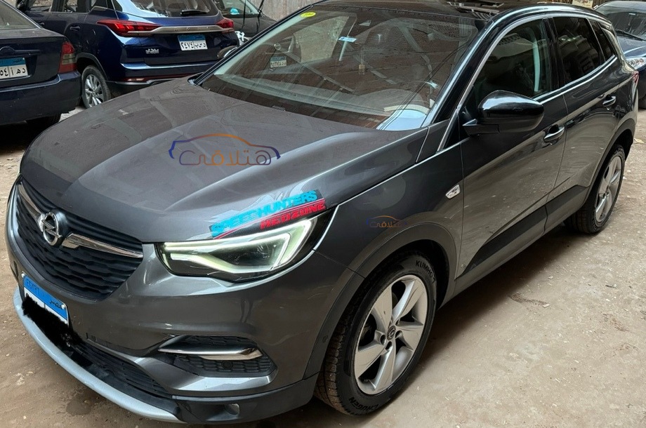 Grandland Opel رمادي