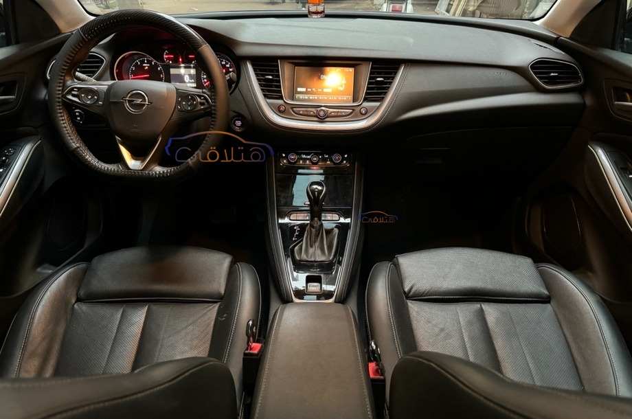 Grandland Opel رمادي