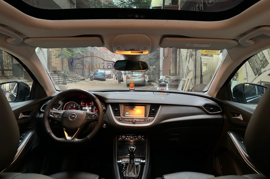 Grandland Opel رمادي
