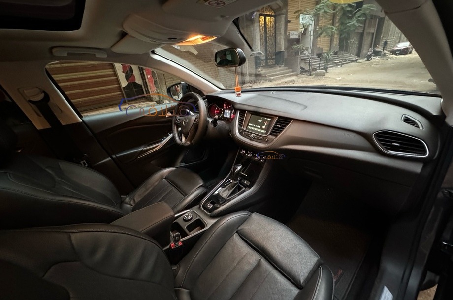 Grandland Opel رمادي