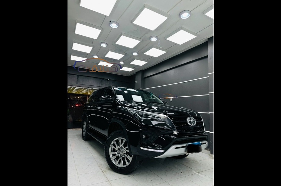 Fortuner Toyota Black