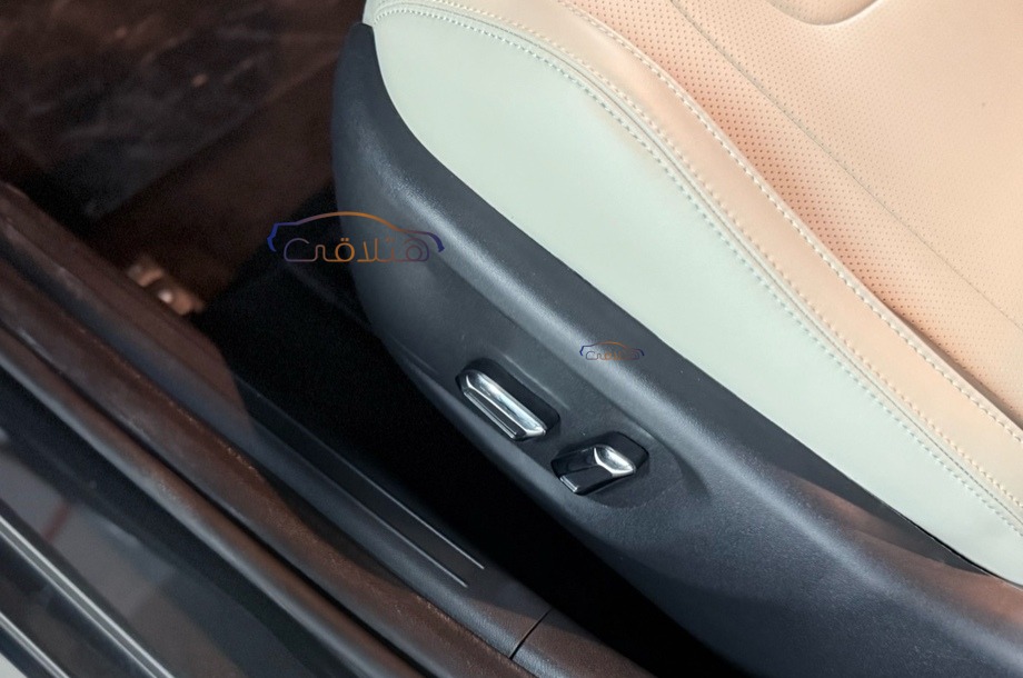 Elantra CN7 Hyundai زيتوني