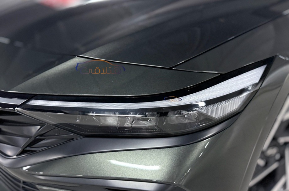 Elantra CN7 Hyundai زيتوني