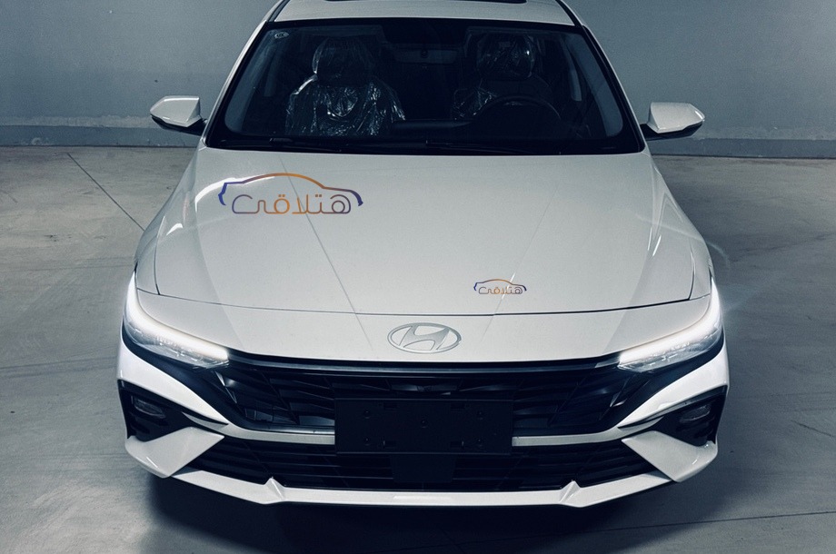 Elantra CN7 Hyundai أبيض