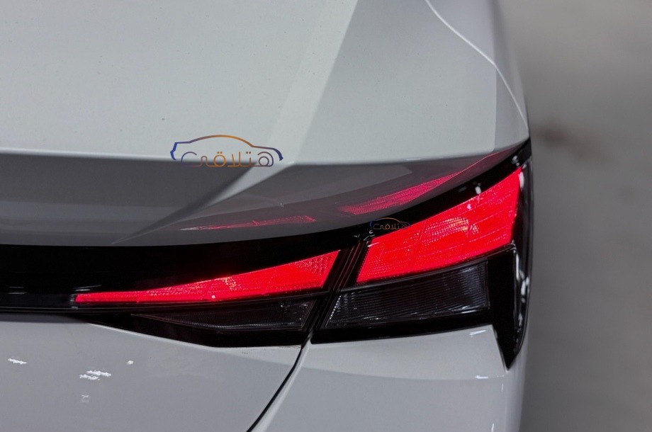 Elantra CN7 Hyundai أبيض