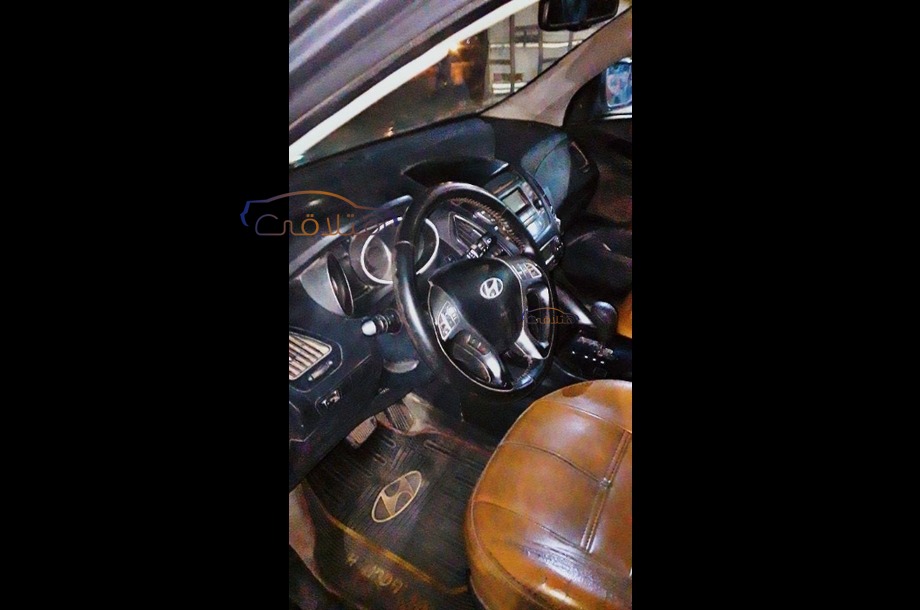 IX 35 Hyundai رمادي