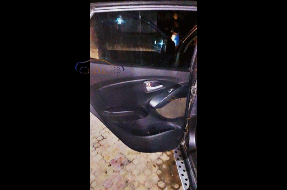 IX 35 Hyundai رمادي
