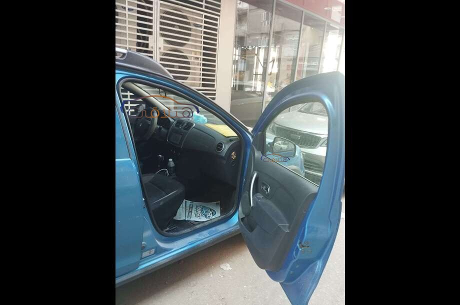 Sandero Step Way Renault أزرق